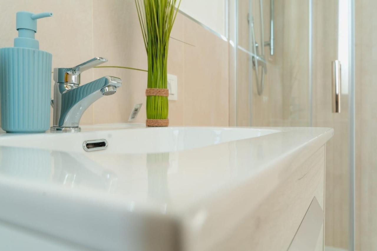 16Miglia Hotel La Caletta Luaran gambar